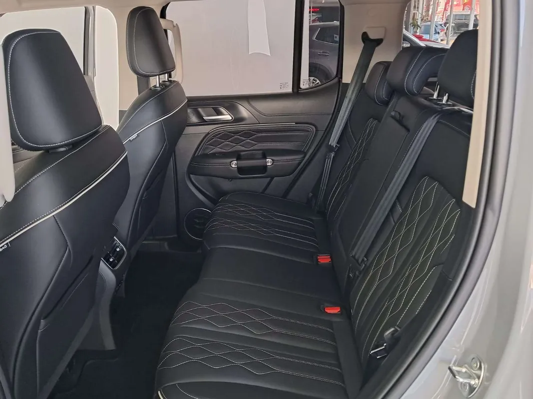 GWM Tank 300 2.4TD 9AT Luxury - Image 10