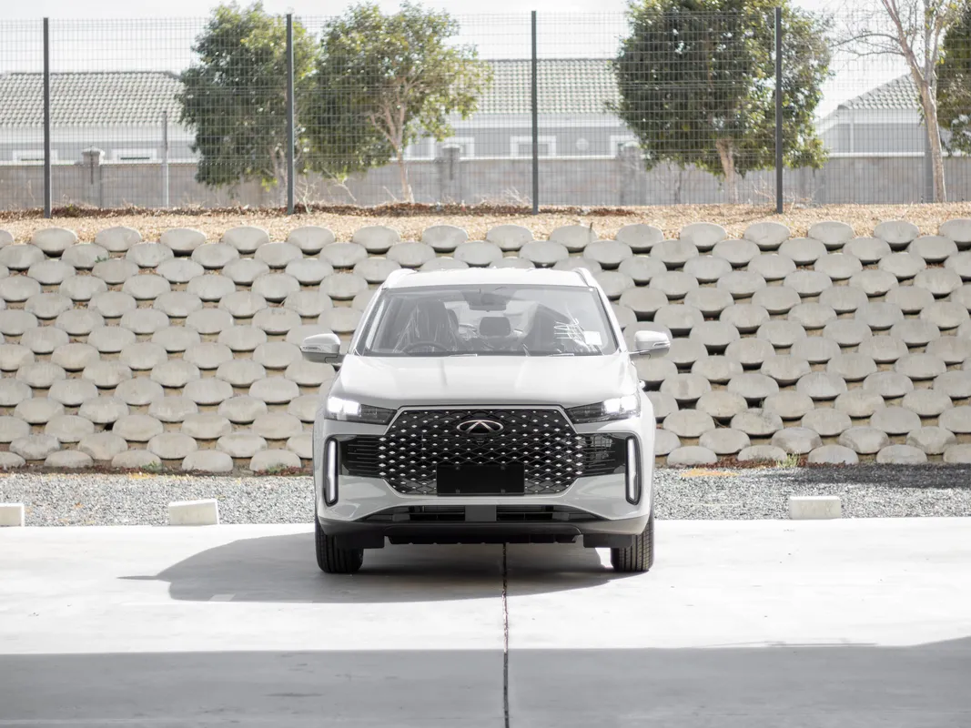 Chery Tiggo 4 Cross 1.5 LiT - Image 2