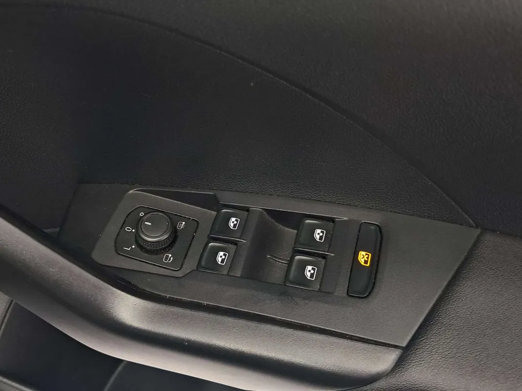 Volkswagen T-Cross 1.0 TSI Comfortline DSG 85kW - Image 15