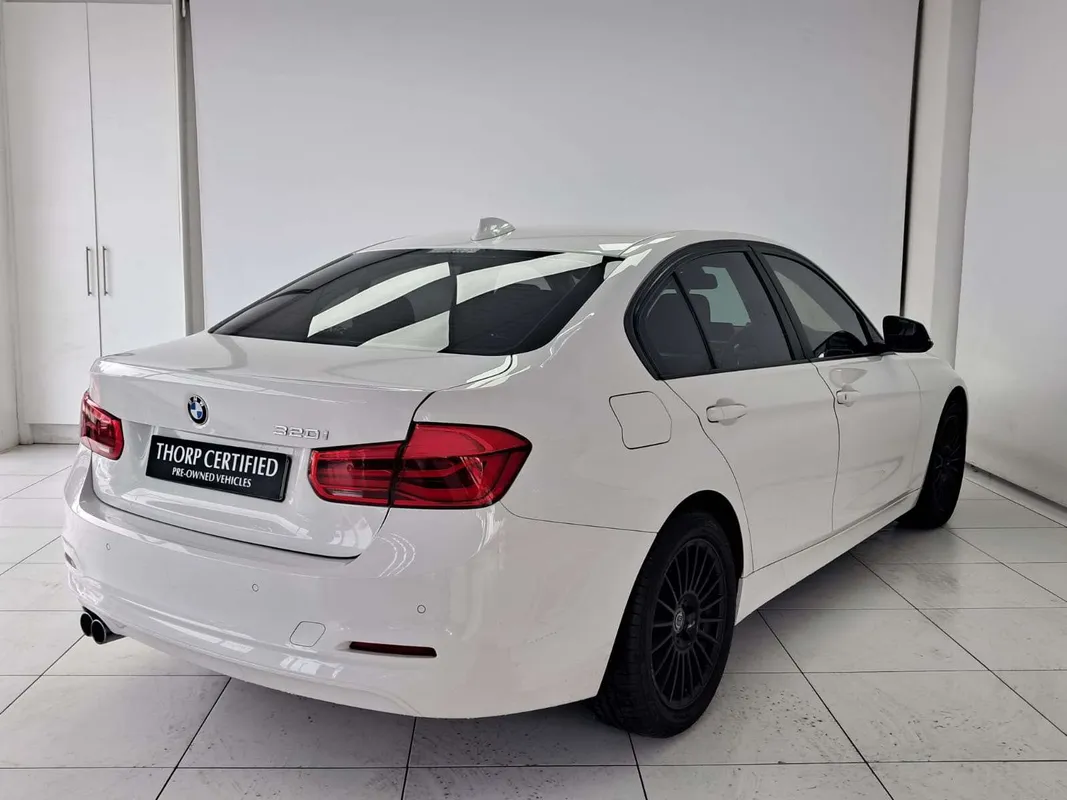 BMW 320i auto - Image 4