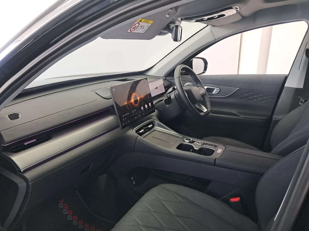 Chery Tiggo 8 1.5T CSH Apex DHT (PHEV) - Image 11