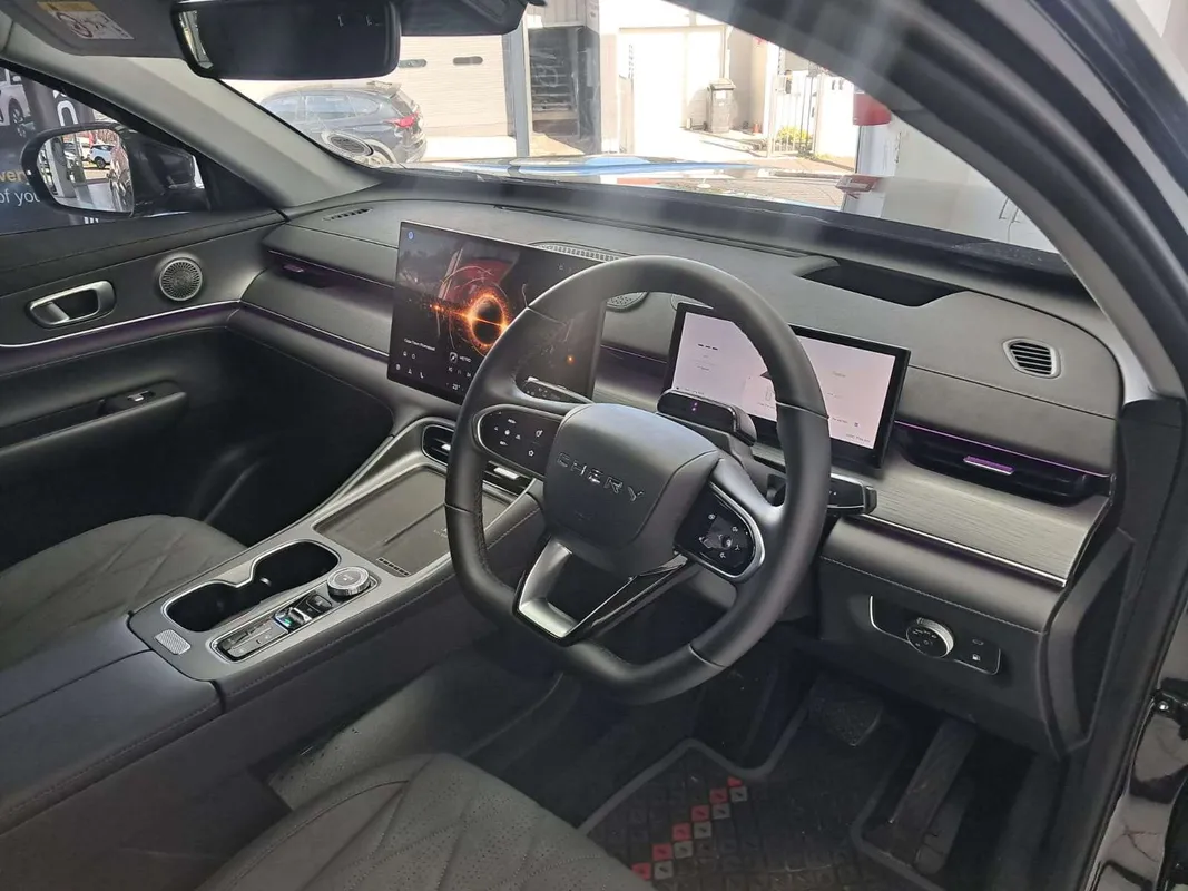 Chery Tiggo 8 1.5T CSH Apex DHT (PHEV) - Image 10