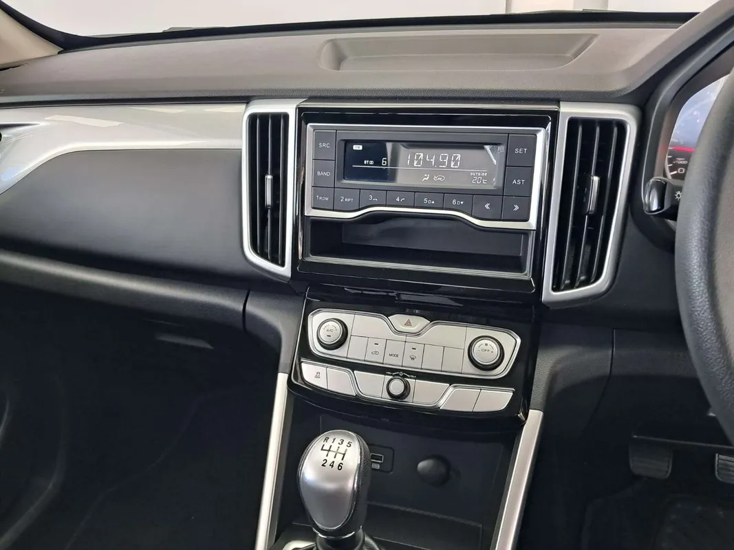 GWM P-Series CV 2.0TD SX S/C P/U - Image 8