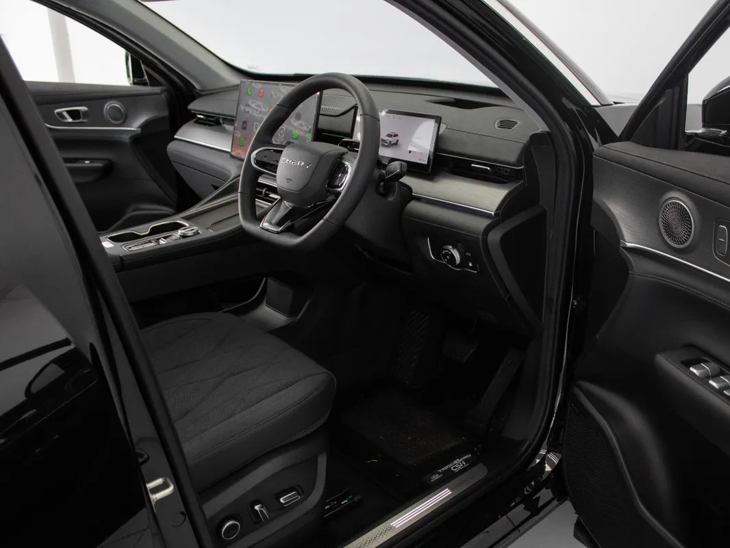Chery Tiggo 8 1.5T CSH Apex DHT (PHEV) - Image 8
