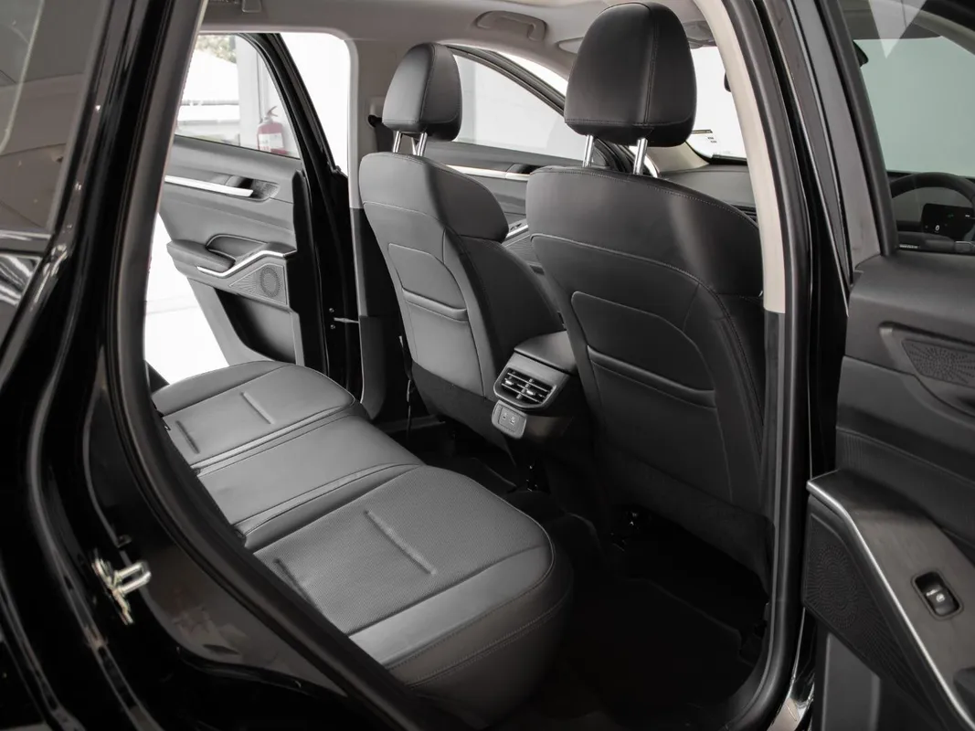 Haval H6 1.5T DHT Ultra Luxury (Hi-4) 4WD PHEV - Image 12