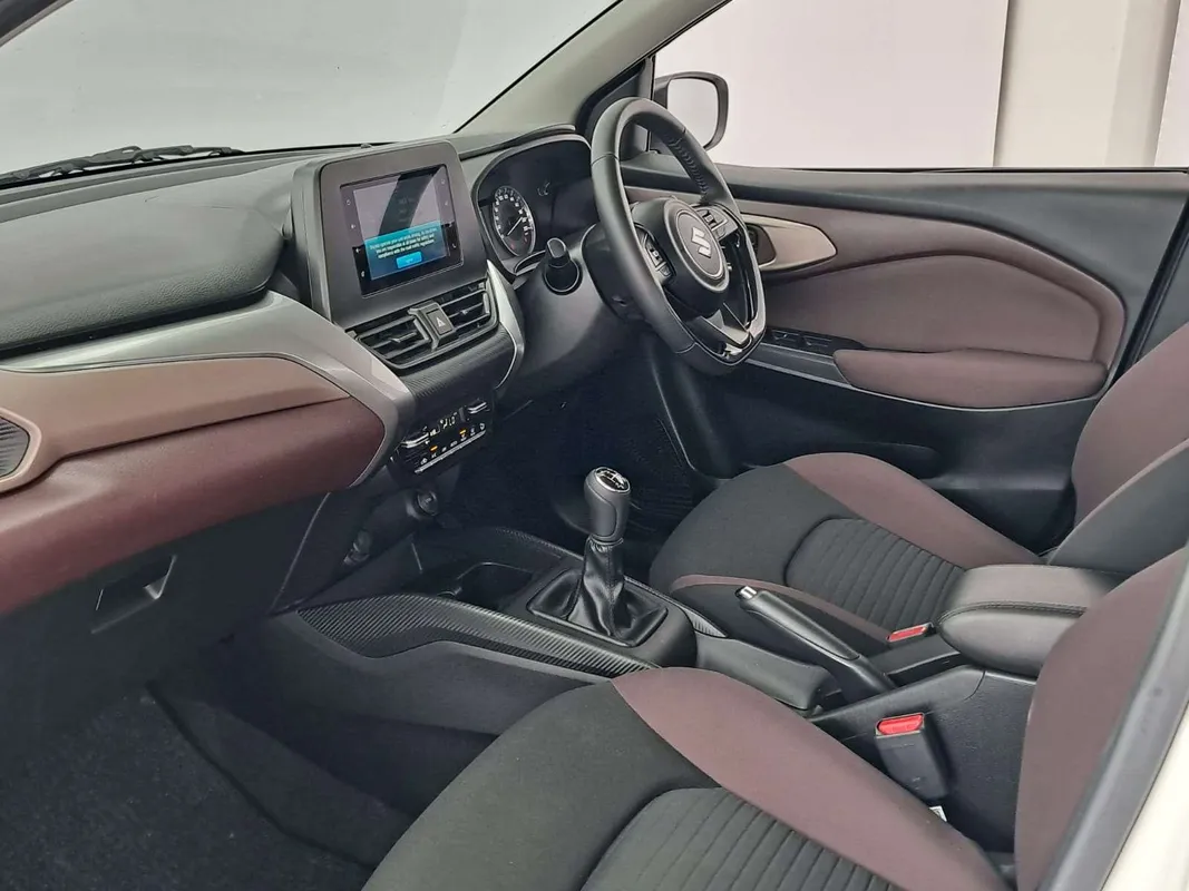 Suzuki Fronx 1.5 GL 5MT - Image 12