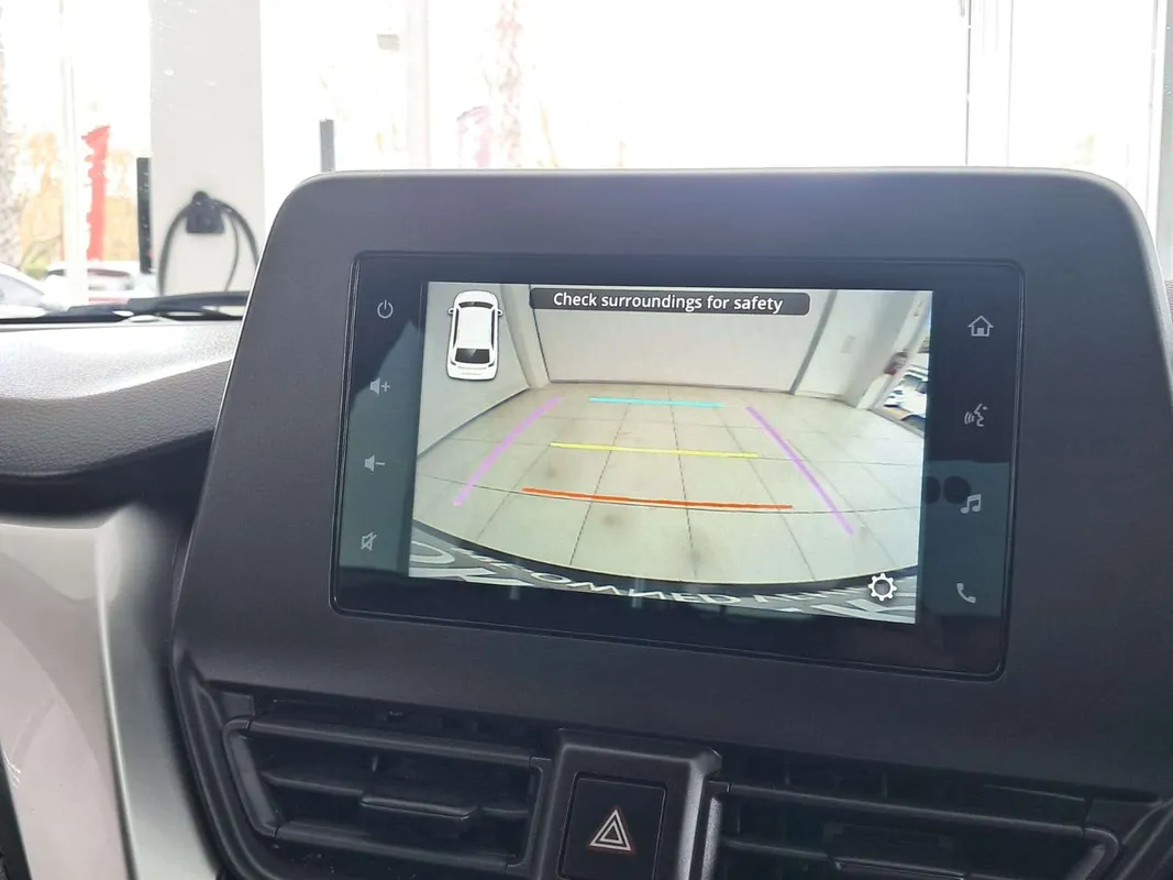 Suzuki Fronx 1.5 GL 5MT - Image 9