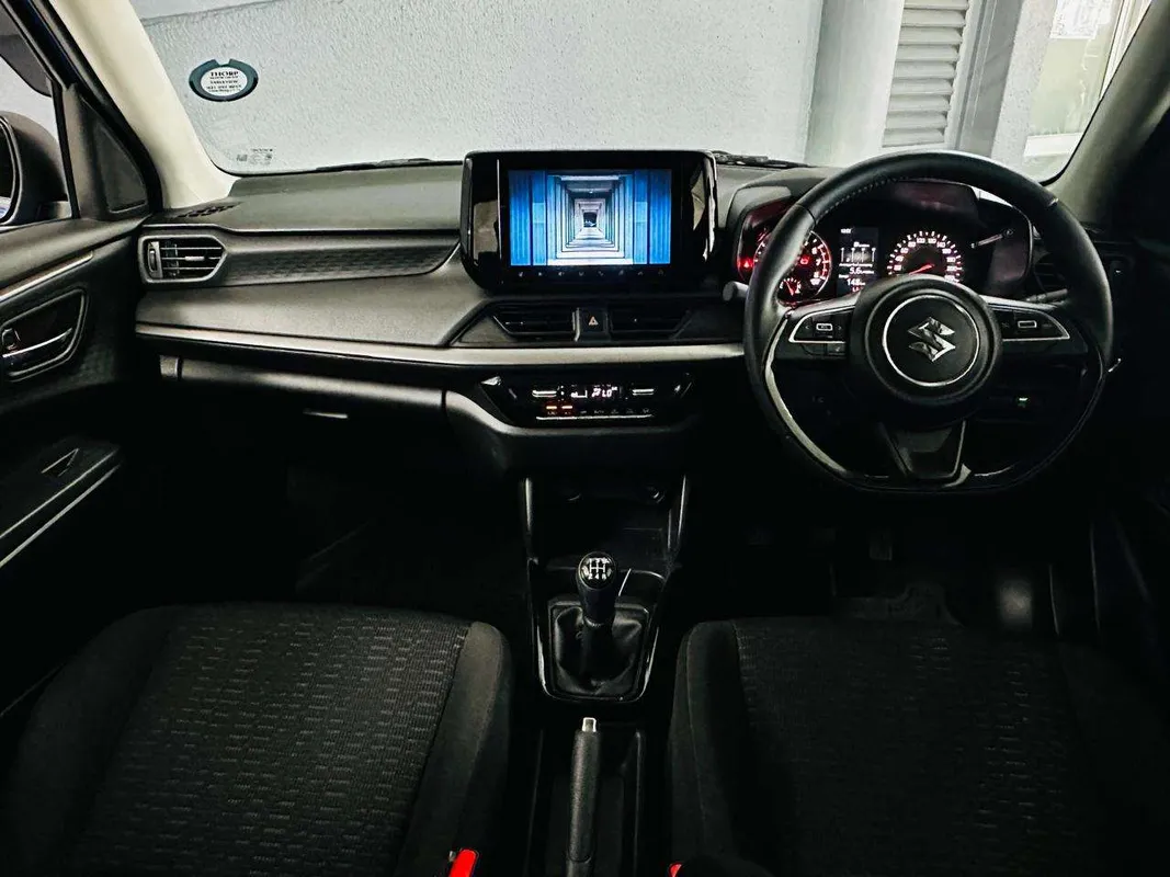 Suzuki Swift 1.2 GLX MT - Image 7