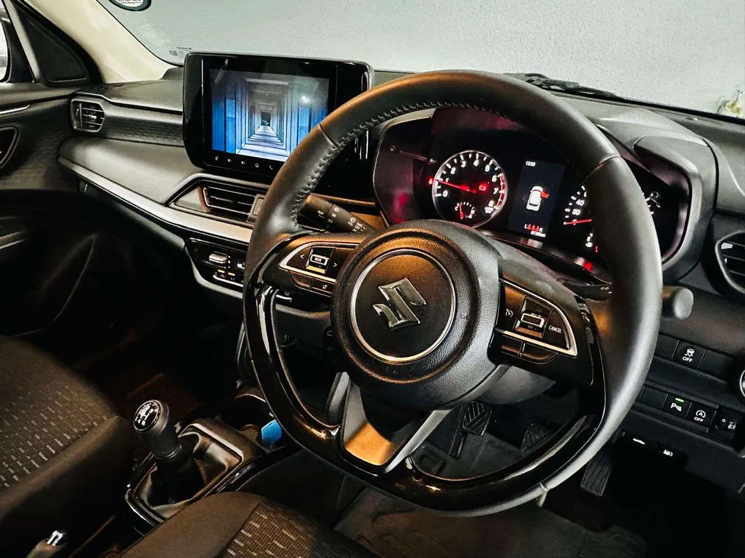 Suzuki Swift 1.2 GLX MT - Image 8