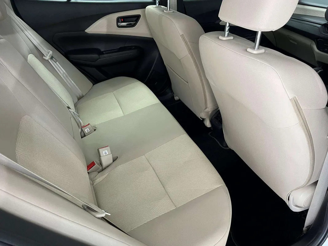 Suzuki Dzire 1.2 GL+ CVT - Image 8