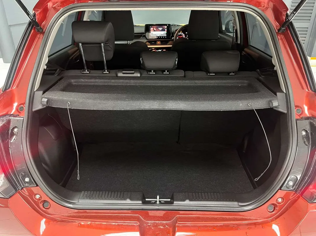 Suzuki Swift 1.2 GLX MT - Image 8