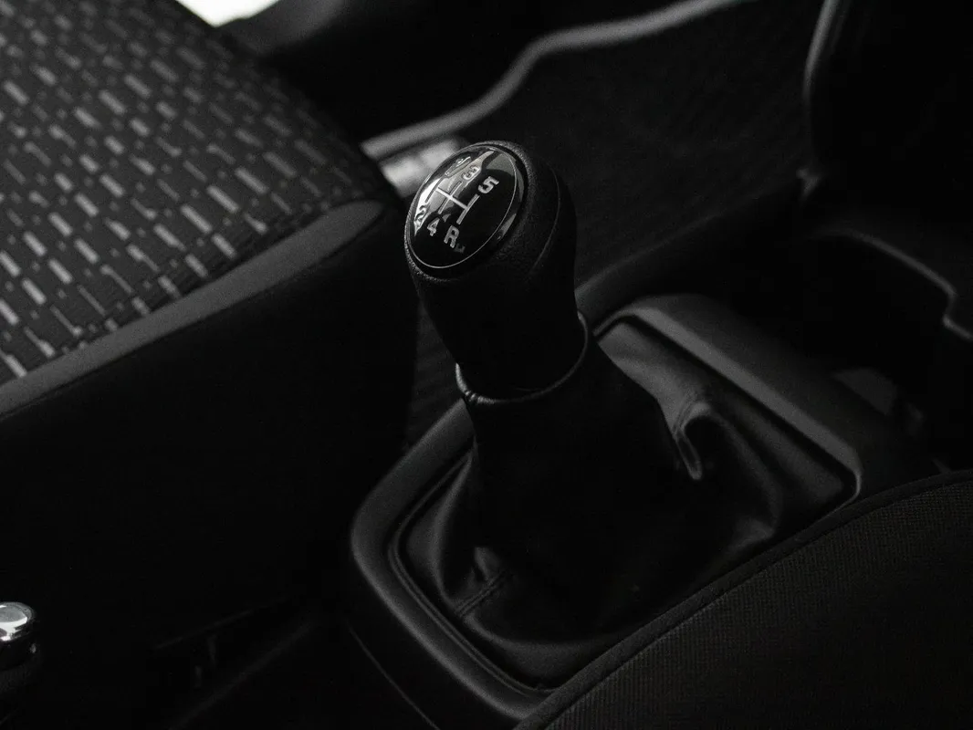 Suzuki Swift 1.2 GL MT - Image 19