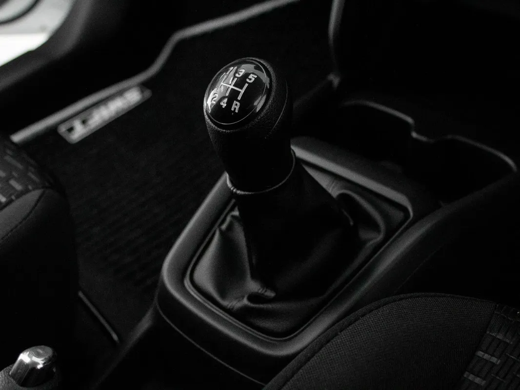 Suzuki Swift 1.2 GL+ MT - Image 18