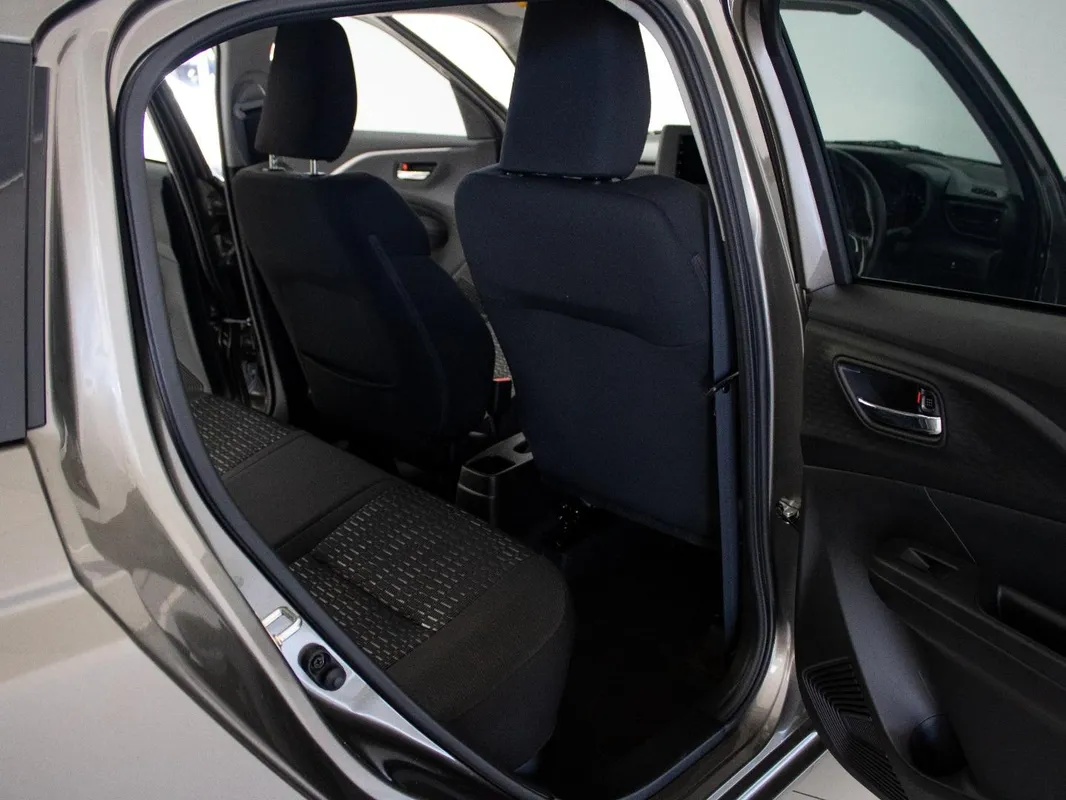 Suzuki Swift 1.2 GL+ MT - Image 8