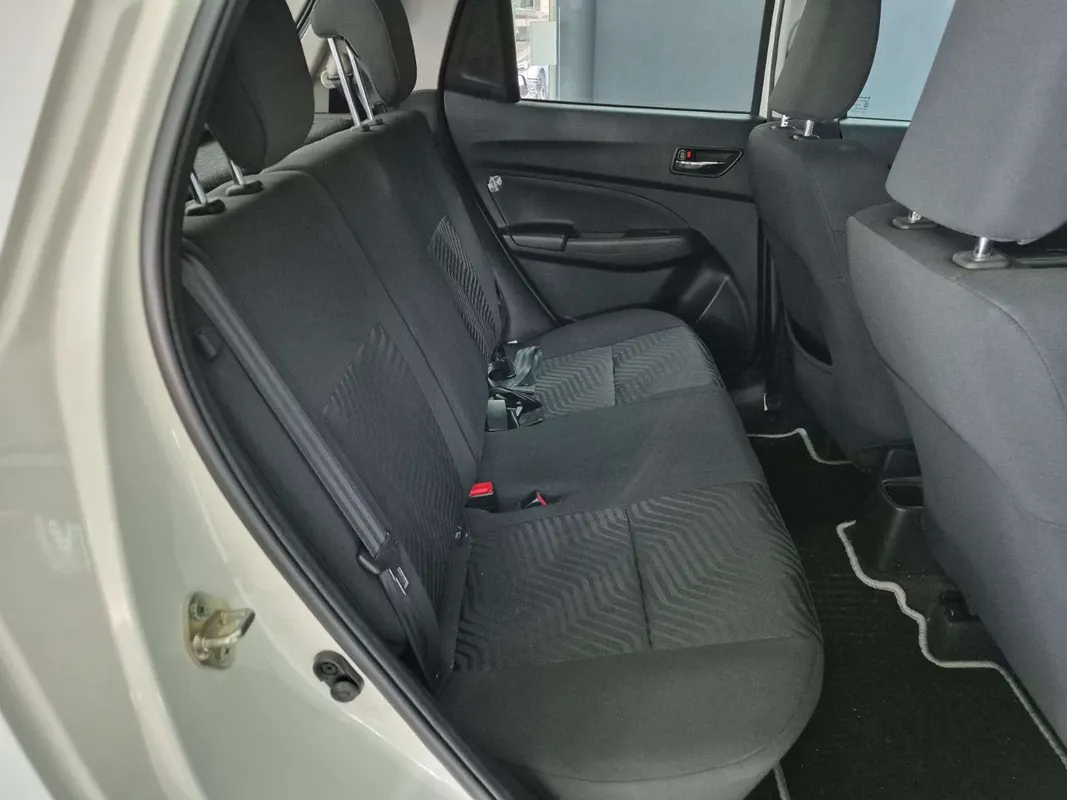 Suzuki Swift 1.2 GL - Image 7