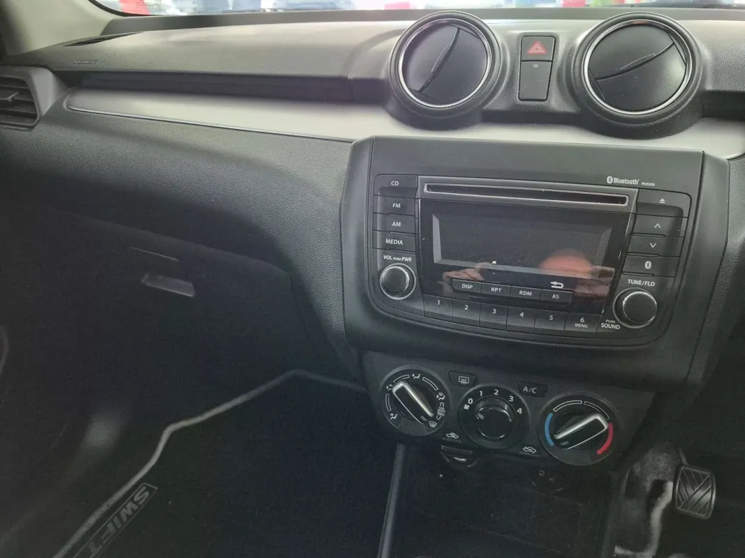 Suzuki Swift 1.2 GL - Image 10