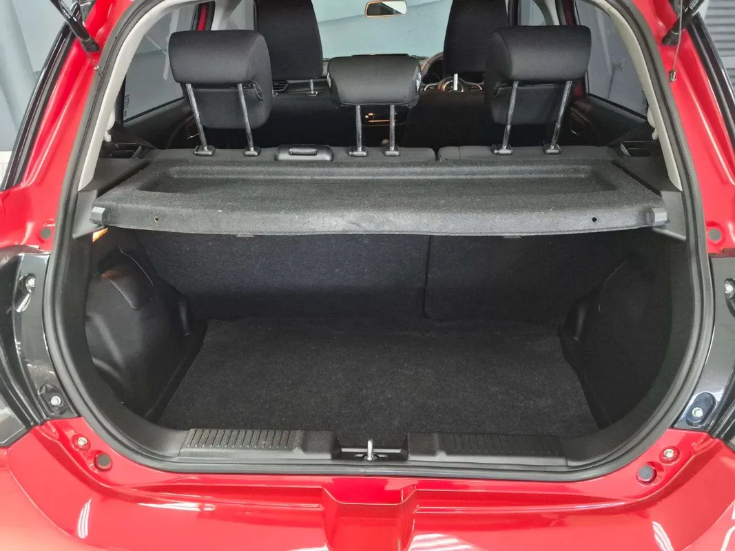 Suzuki Swift 1.2 GLX CVT - Image 3