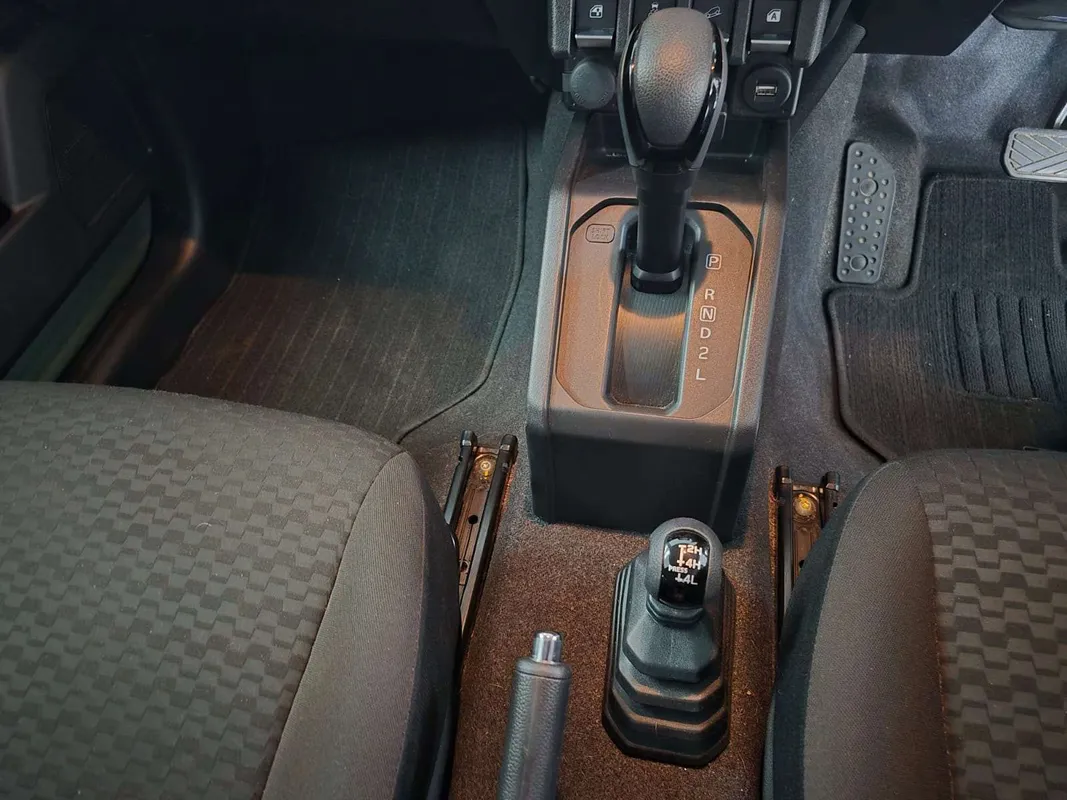 Suzuki Jimny 1.5 GLX Auto - Image 9