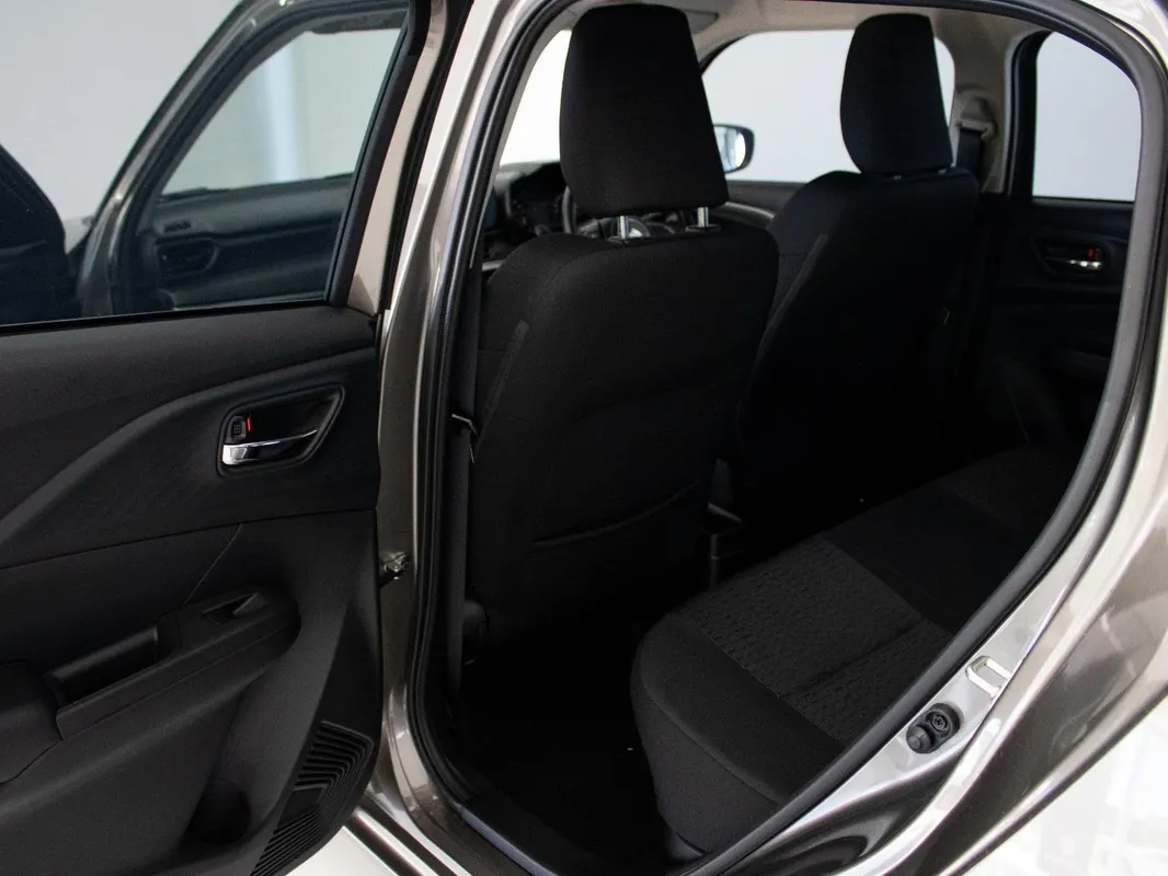 Suzuki Swift 1.2 GL+ CVT - Image 8