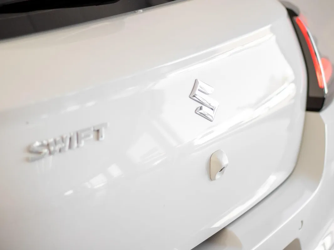 Suzuki Swift 1.2 GLX MT - Image 4