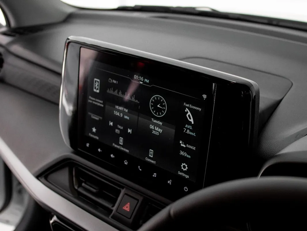 Suzuki Swift 1.2 GLX MT - Image 3