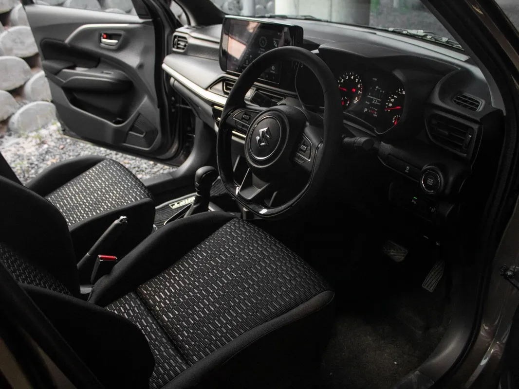 Suzuki Swift 1.2 GLX CVT - Image 4