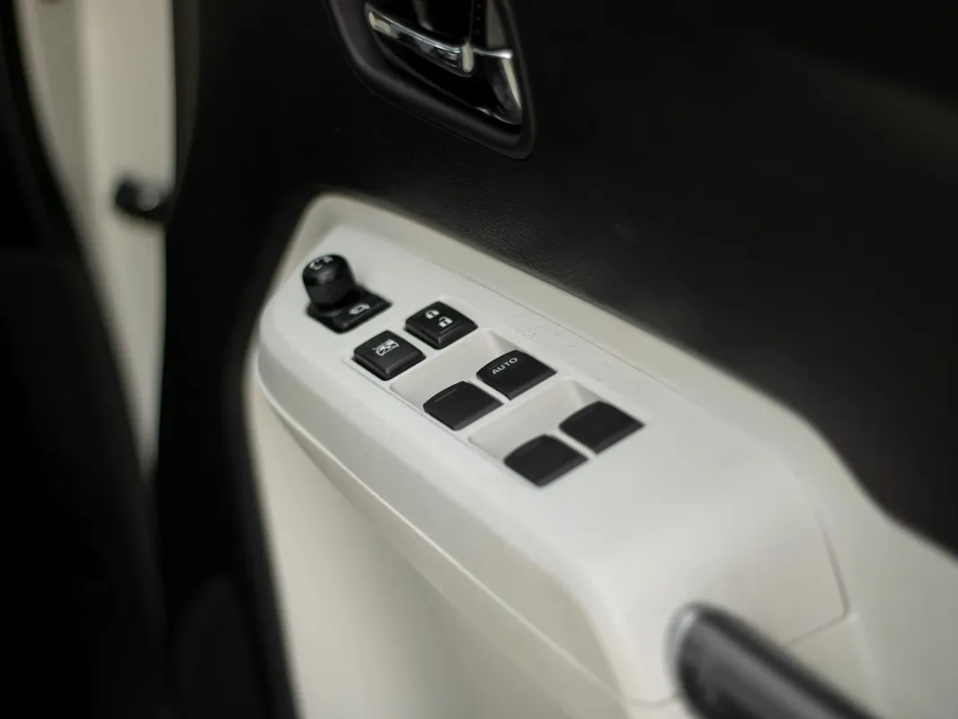 Suzuki Ignis 1.2 GLX AMT - Image 13