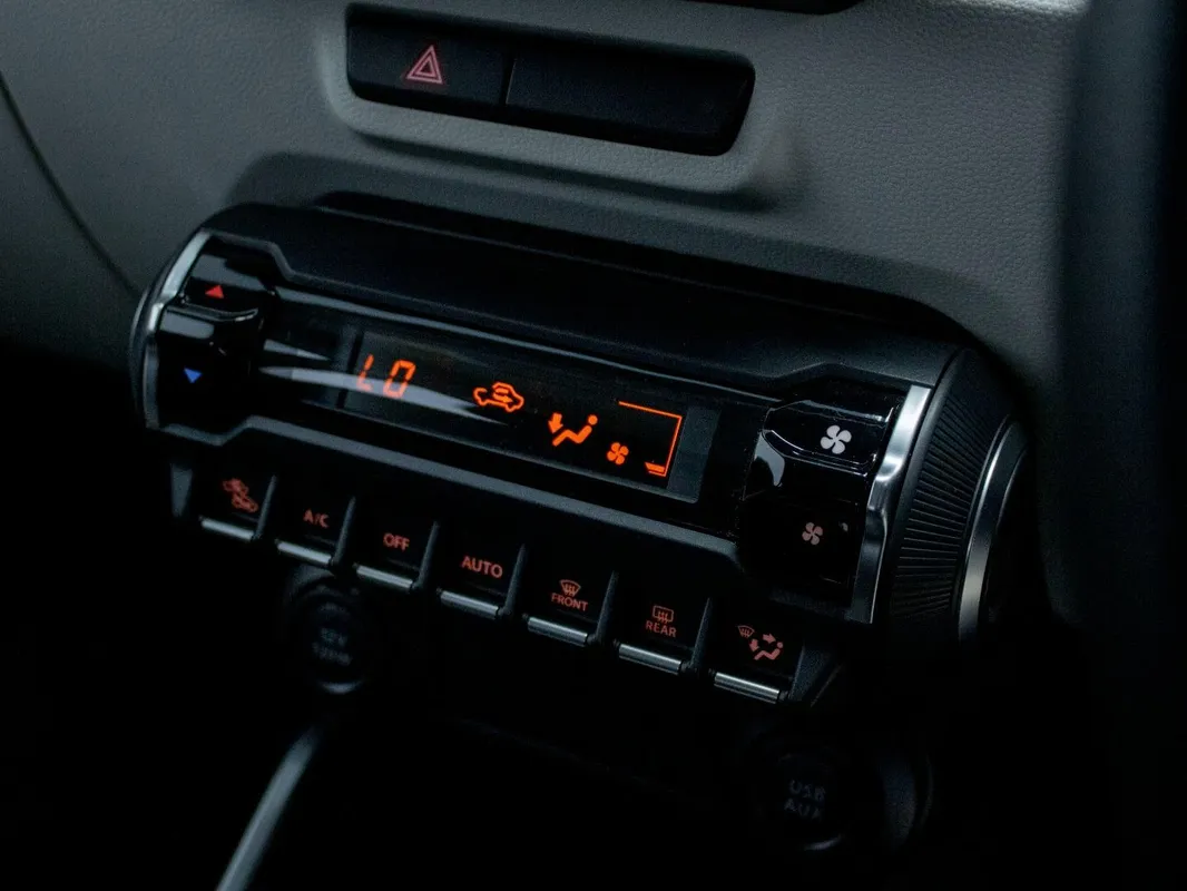 Suzuki Ignis 1.2 GLX AMT - Image 18