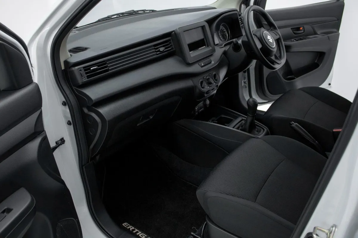 Suzuki Ertiga 1.5 GA MT - Image 11