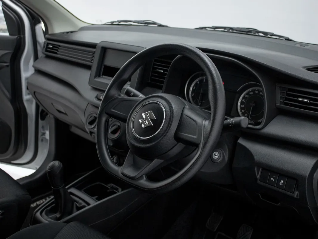 Suzuki Ertiga 1.5 GA MT - Image 12