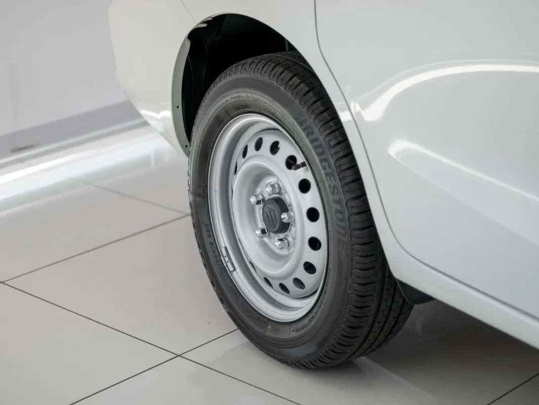 Suzuki Ertiga 1.5 GA MT - Image 6