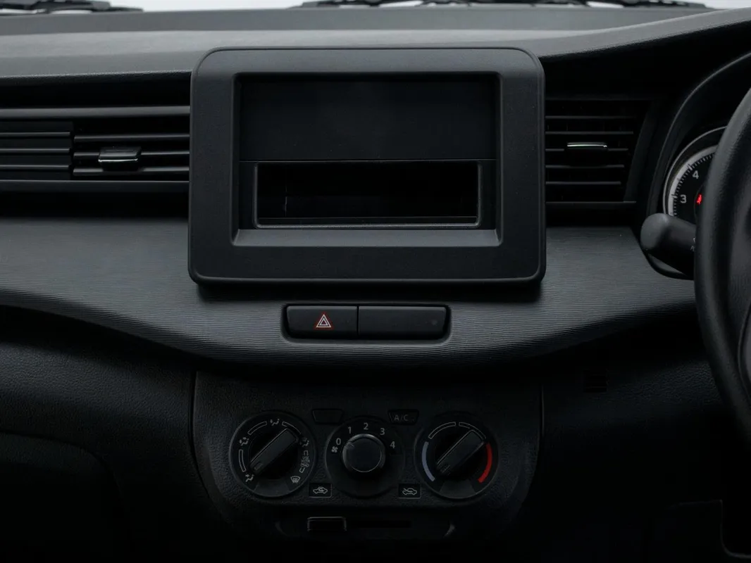 Suzuki Ertiga 1.5 GA MT - Image 10