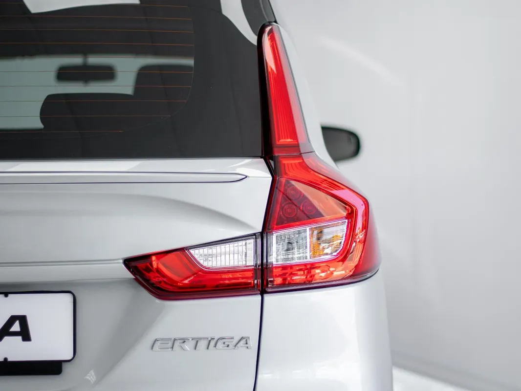 Suzuki Ertiga 1.5 GL MT - Image 6