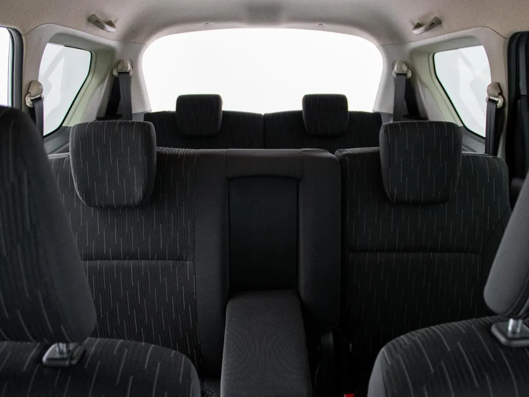 Suzuki Ertiga 1.5 GL AT - Image 13