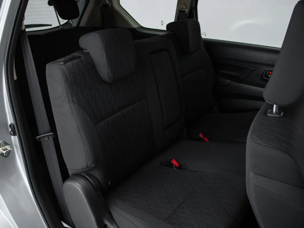 Suzuki Ertiga 1.5 GL AT - Image 16