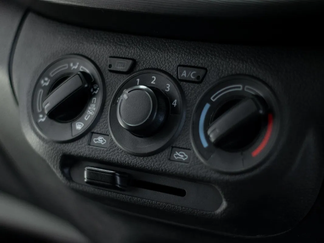 Suzuki Ertiga 1.5 GL AT - Image 10