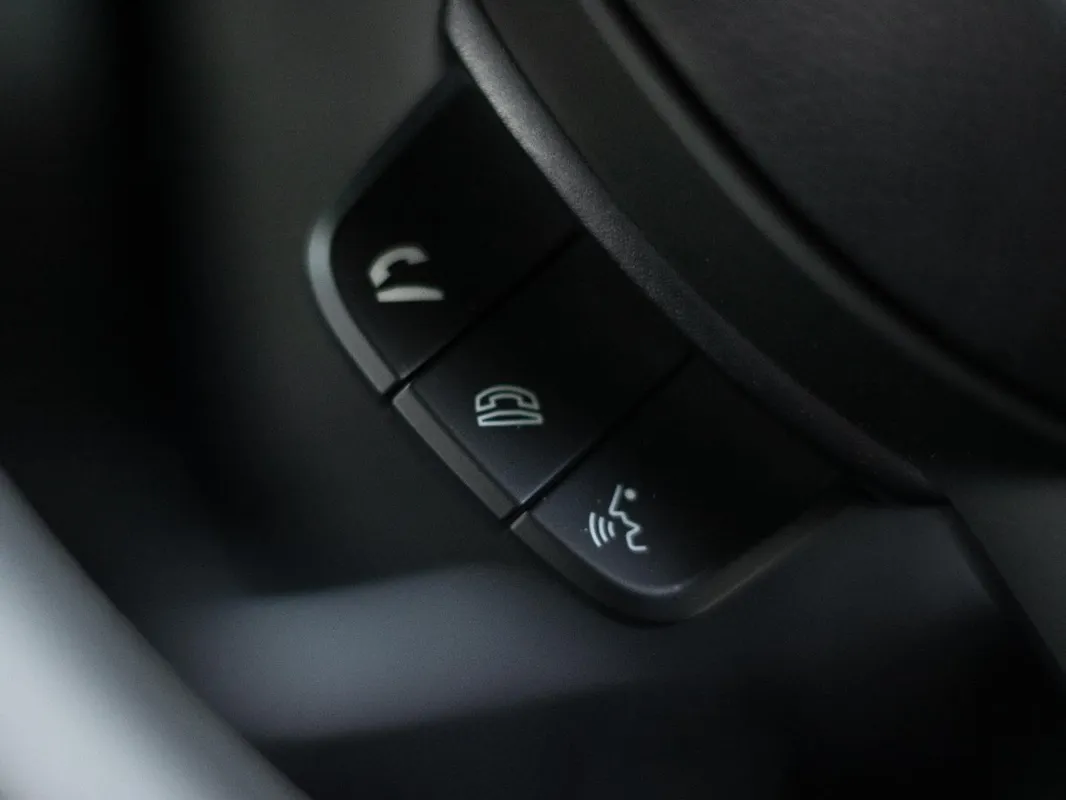 Suzuki Ertiga 1.5 GL AT - Image 13