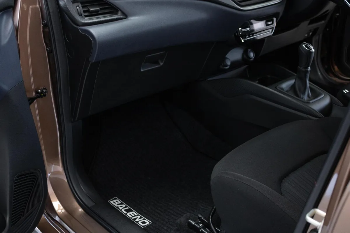 Suzuki Baleno 1.5 GL - Image 11