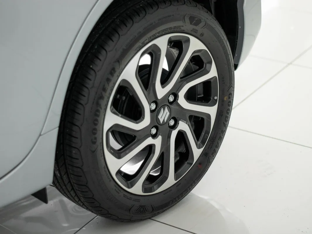 Suzuki Baleno 1.5 GLX A/T - Image 8