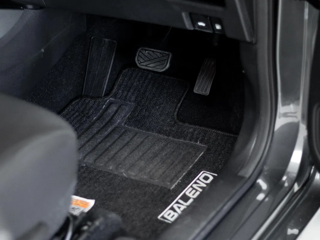 Suzuki Baleno 1.5 GLX A/T - Image 13