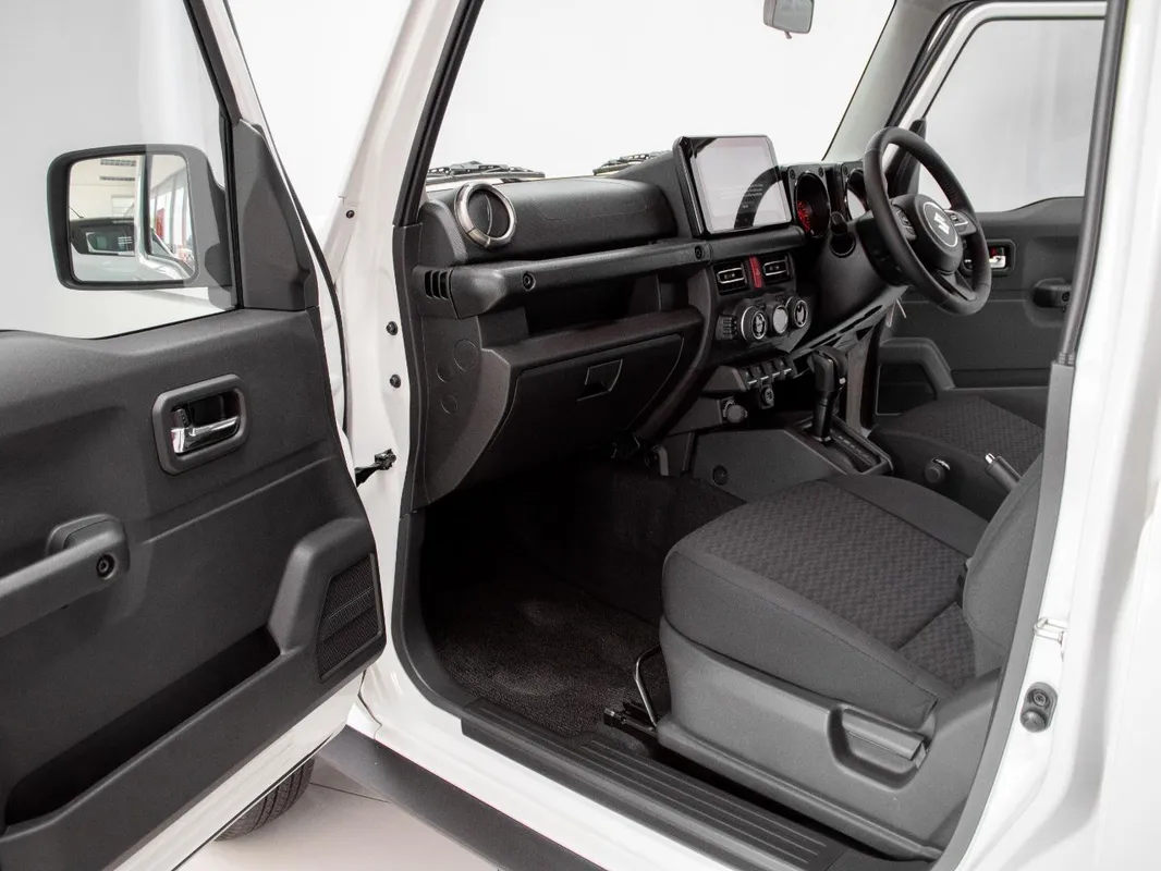 Suzuki Jimny 1.5 GL 5Dr - Image 9