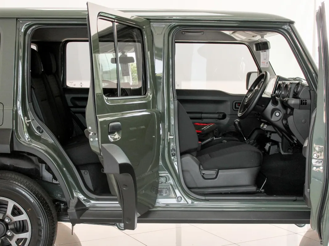 Suzuki Jimny 1.5 GLX 5Dr - Image 11