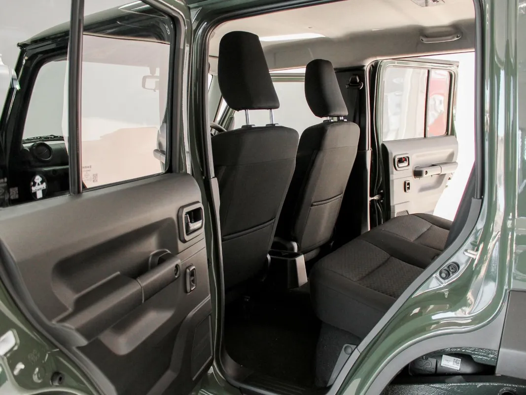 Suzuki Jimny 1.5 GLX 5Dr - Image 10