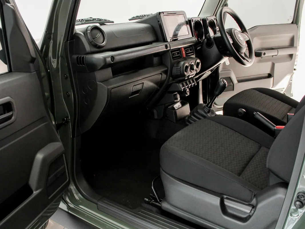 Suzuki Jimny 1.5 GLX Auto 5Dr - Image 17