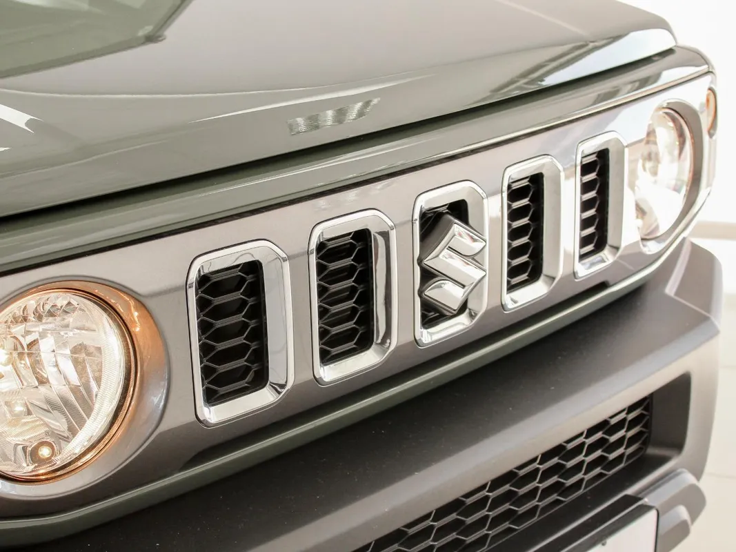 Suzuki Jimny 1.5 GLX Auto 5Dr - Image 7