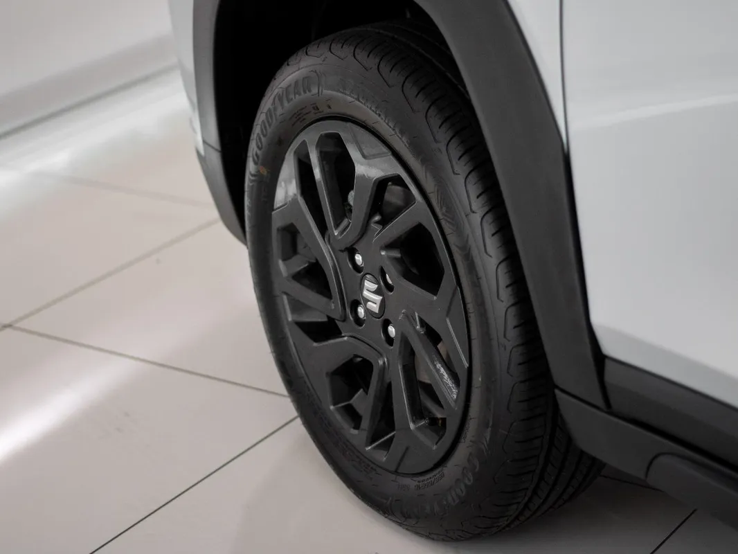 Suzuki Fronx 1.5 GL 5MT - Image 8