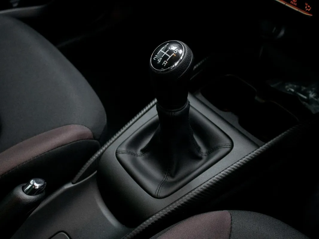 Suzuki Fronx 1.5 GL 5MT - Image 19