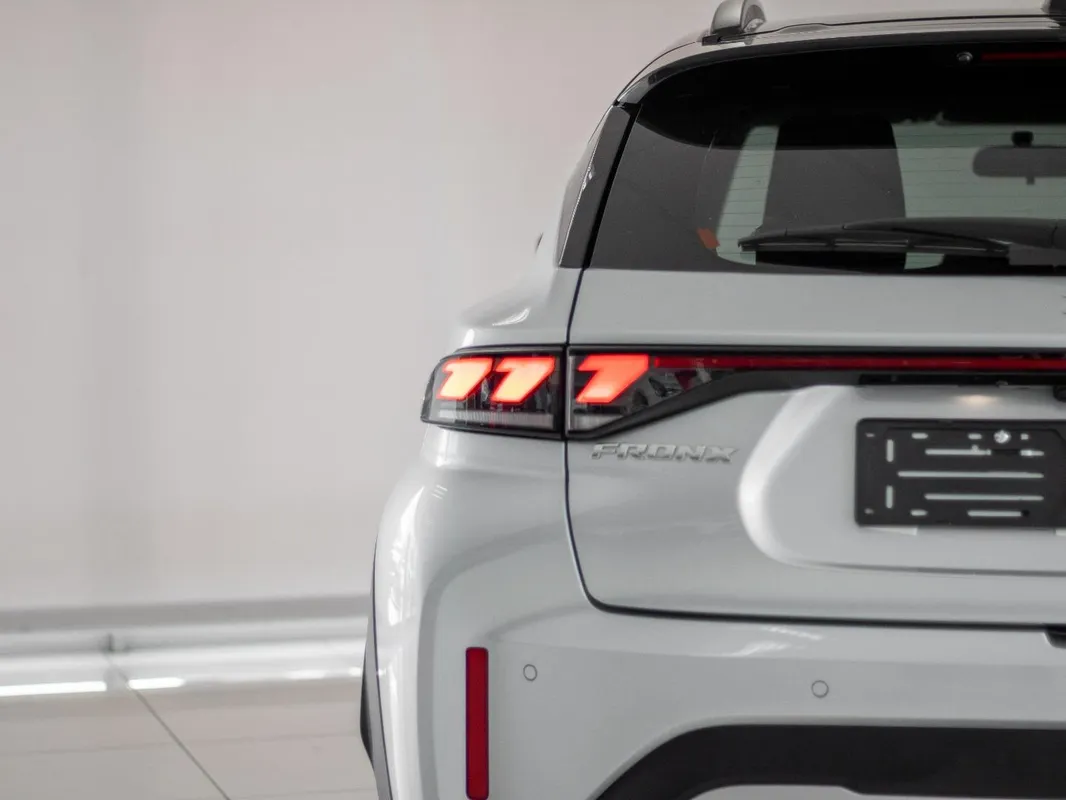 Suzuki Fronx 1.5 GL 4-Auto - Image 4