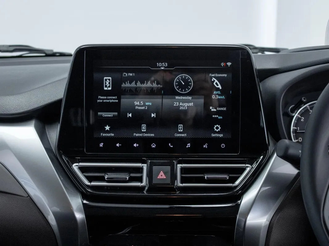 Suzuki Fronx 1.5 GLX 5MT - Image 8