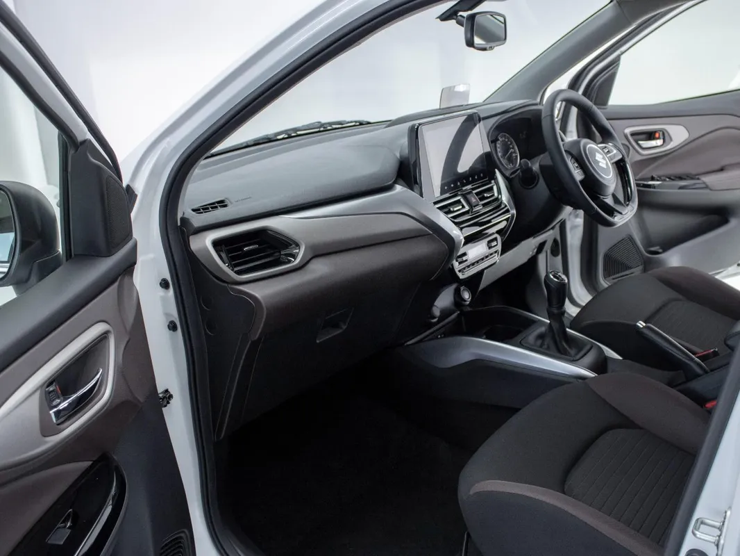 Suzuki Fronx 1.5 GLX 5MT - Image 7